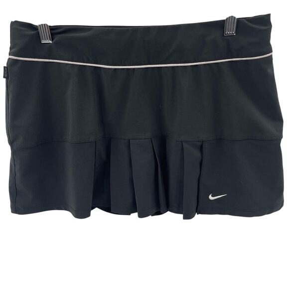 Nike Dri Fit Pleated Black Tennis Prep Pull On Athletic Golf Skort Size Medium - Picture 1 of 8